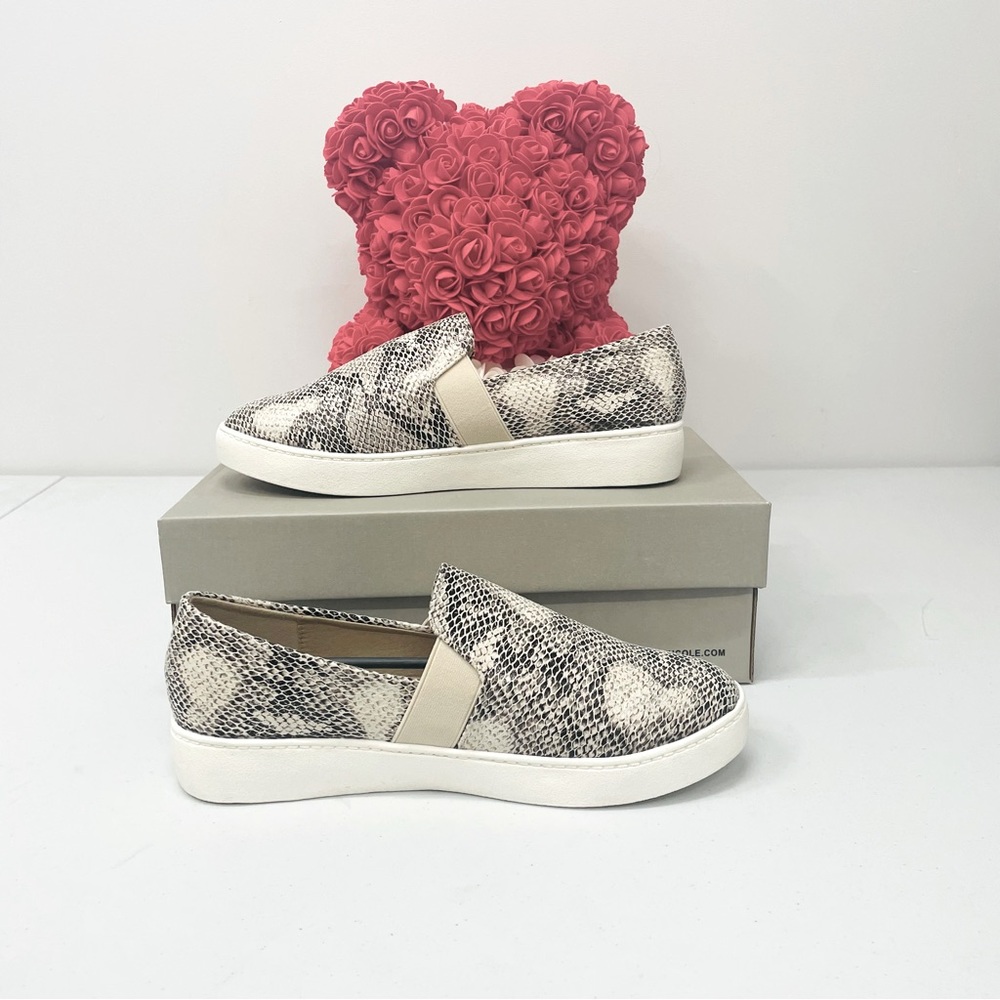 Kenneth Cole Reaction Snakeskin Slip On Platform Sneakers NIB Size 6